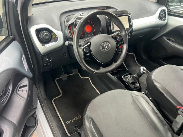 Toyota AYGO 1.0 VVT-i x-Joy! Camera! Lm! Half Leder! VERWACHT!