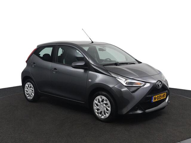 Toyota AYGO 1.0 VVT-i x-play | Parkeercamera | Airco |