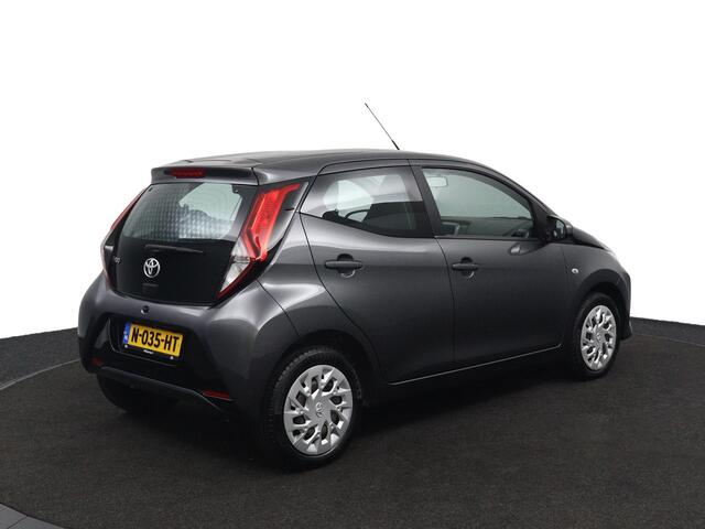 Toyota AYGO 1.0 VVT-i x-play | Parkeercamera | Airco |