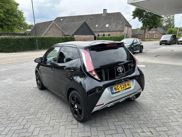 Toyota AYGO 1.0 VVT-i x-sport