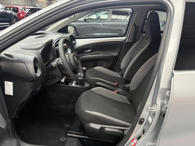 Toyota AYGO X 1.0 VVT-i MT first met carplay, Hoge instap, 1e eigenaar, slechts 24906 km! Garantie tot 2032
