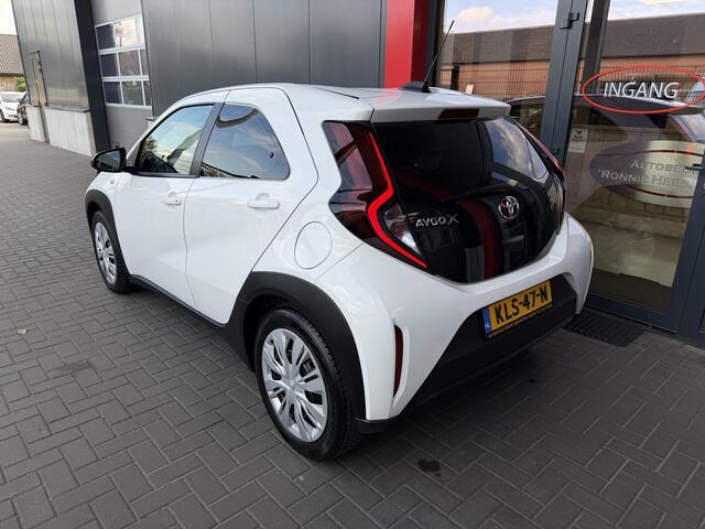 Toyota AYGO X 1.0 VVT-i S-CVT Play