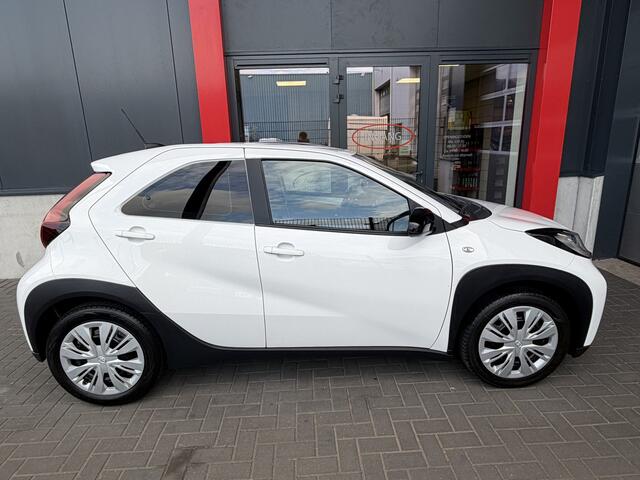 Toyota AYGO X 1.0 VVT-i S-CVT Play