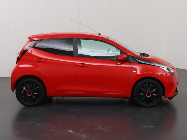 Toyota AYGO 1.0 VVT-i x-play | LED | Navigatie | Automaat | Camera | DAB | Apple CarPlay/Android Auto | Airconditioning | Bluetooth |