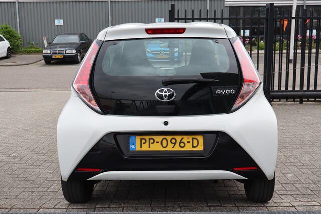 Toyota AYGO 1.0 VVT-i x-play Achteruitrijcamera/App connect/Airco/Orig. NL auto/Begrenzer