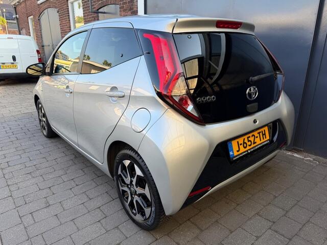 Toyota AYGO 1.0 VVT-I X-JOY Carplay Camera Climat control