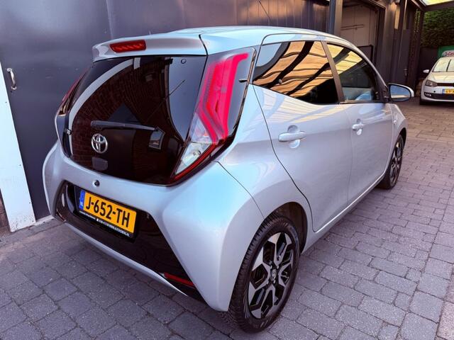 Toyota AYGO 1.0 VVT-I X-JOY Carplay Camera Climat control