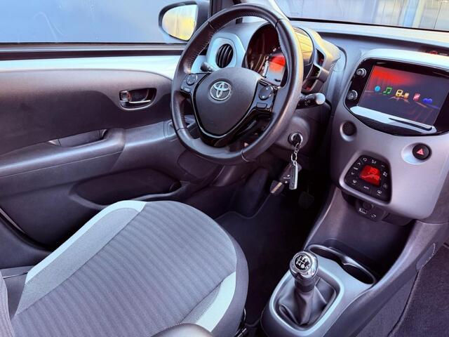 Toyota AYGO 1.0 VVT-I X-JOY Carplay Camera Climat control