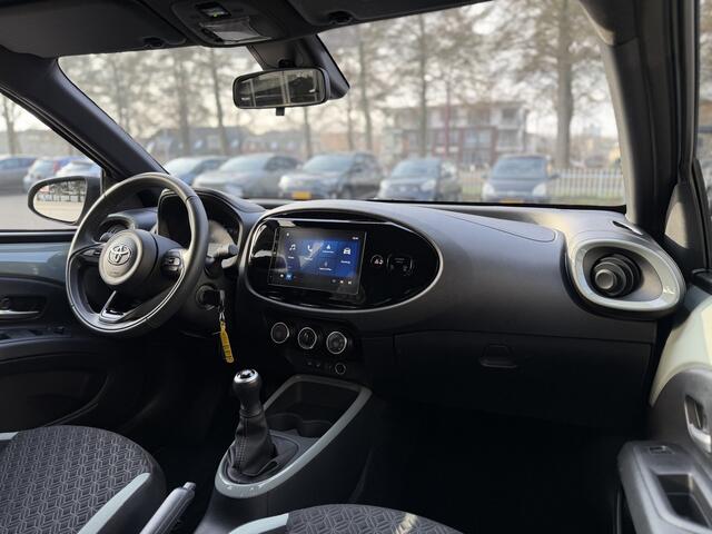 Toyota AYGO X 1.0 VVT-i MT Pulse | GEEN AFLEVERKOSTEN | Apple/Android, Cruise control, Lichtmetalen velgen 17", Voorstoelen verwarmd