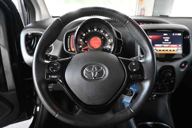 Toyota AYGO 1.0 VVT-i x-play limited Airco LED Carplay 1e Eigenaar Goed Onderhouden! Inruil Mogelijk!