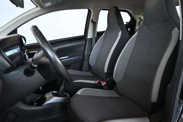 Toyota AYGO 1.0 VVT-i x-play limited Airco LED Carplay 1e Eigenaar Goed Onderhouden! Inruil Mogelijk!