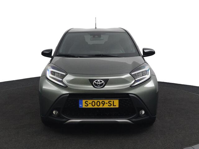 Toyota AYGO X 1.0 VVT-i MT Envy | Cardamon Green metallic / zwart dak | navigatiesysteem full map | JBL-audio installatie premium |