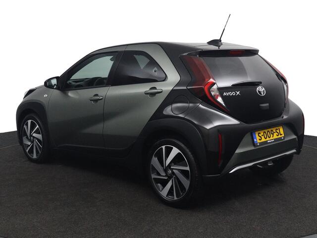 Toyota AYGO X 1.0 VVT-i MT Envy | Cardamon Green metallic / zwart dak | navigatiesysteem full map | JBL-audio installatie premium |