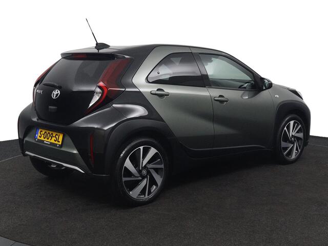 Toyota AYGO X 1.0 VVT-i MT Envy | Cardamon Green metallic / zwart dak | navigatiesysteem full map | JBL-audio installatie premium |