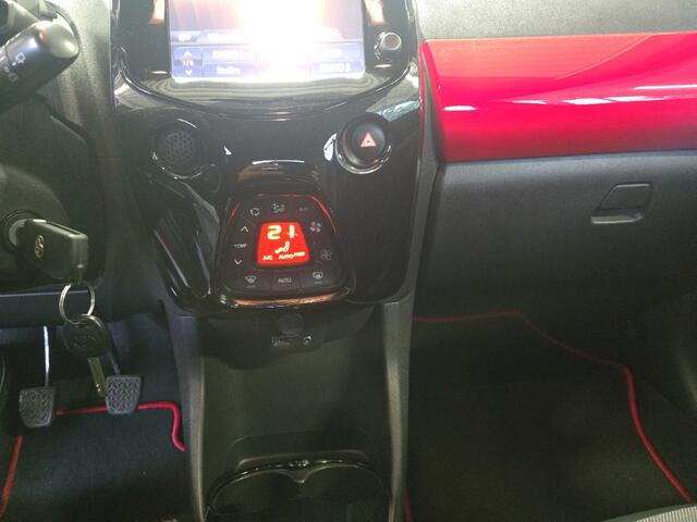 Toyota AYGO 1.0 VVT-i x-Joy! 1e Eig! Camera! Clima! Half Leder! VERWACHT!!