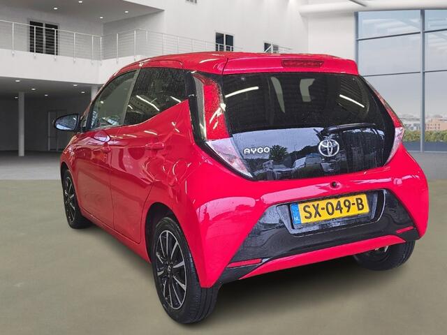 Toyota AYGO 1.0 VVT-i x-Joy! 1e Eig! Camera! Clima! Half Leder! VERWACHT!!