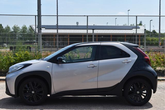 Toyota AYGO X 1.0 VVT-i S-CVT JBL Bi-Tone Jasmine SIlver | NL-Auto | Camera | Keyless | Carplay | Nav | DAB | Adapt.CC | Full LED | Fab.garantie