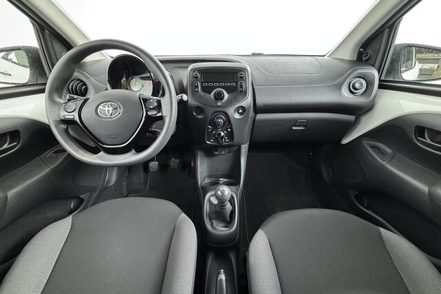 Toyota AYGO 1.0 VVT-i x-Fun Airconditioning Bluetooth LED 5drs NL-Auto Dealeronderhouden