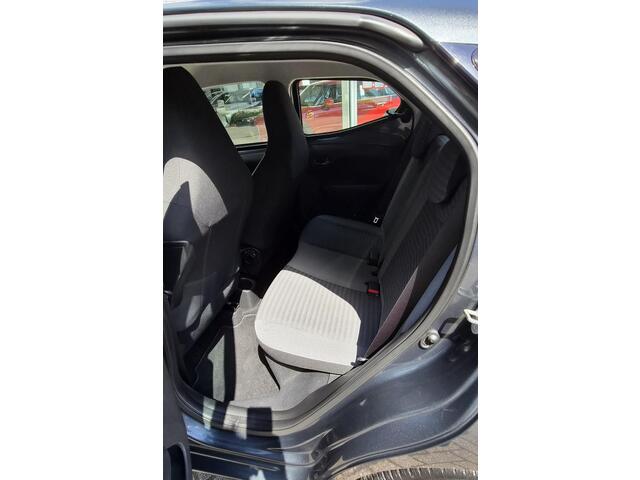 Toyota AYGO 1.0 VVT-i X-Play