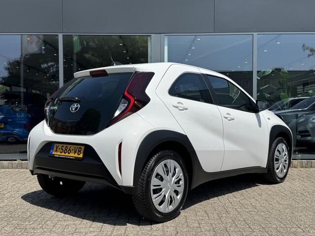Toyota AYGO X 1.0 VVT-i MT Play