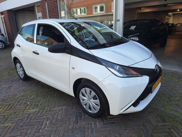 Toyota AYGO 1.0 VVT-i X-Fun 5Drs /68.000 Km/Airco/Bluetooth/Led/Garantie