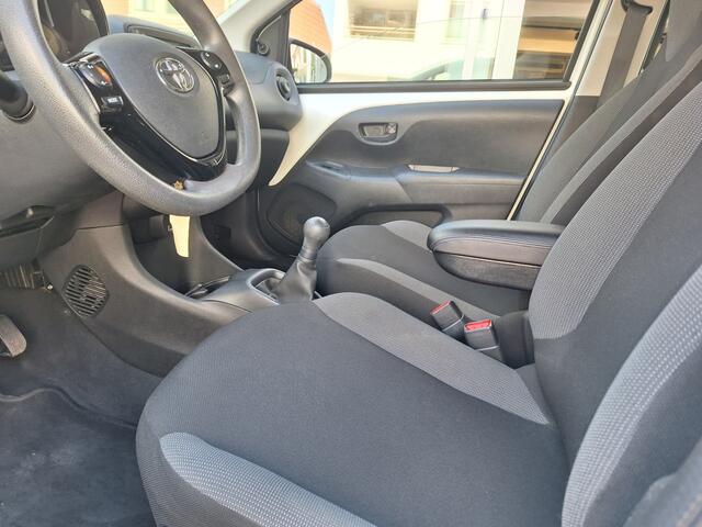 Toyota AYGO 1.0 VVT-i X-Fun 5Drs /68.000 Km/Airco/Bluetooth/Led/Garantie