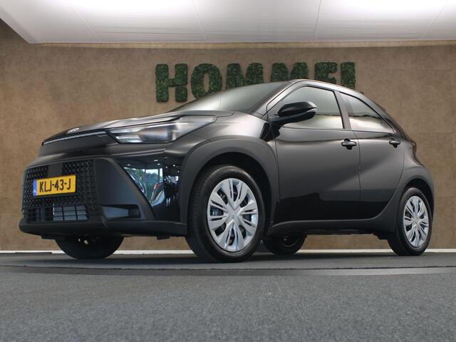 Toyota AYGO X Hybrid 115 play - NIEUW MODEL - DIRECT UIT VOORRAAD LEVERBAAR - APPLE CARPLAY/ ANDROID AUTO - CLIMATE CONTROL - ADAPTIEVE CRUISE CONTROL - 17 INCH WIELEN - LICHTSENSOR - DIGITAAL DASHBOARD - CAMERA -