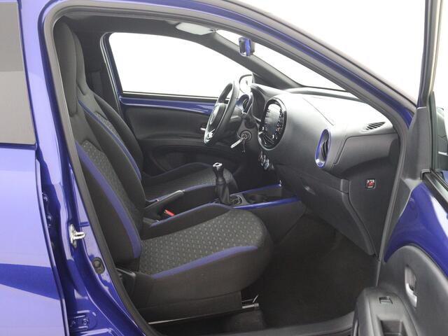 Toyota AYGO X 1.0 VVT-i MT Business
