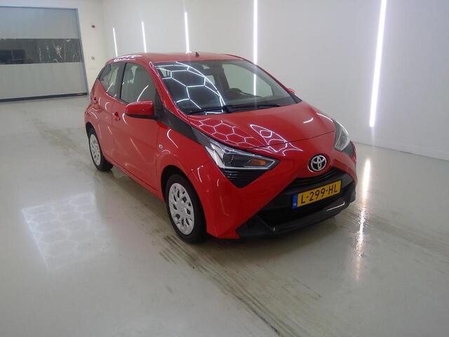 Toyota AYGO 1.0 VVT-i x-Play Automaat Camera Apple Car Play Android Auto 5drs NL-Auto Dealeronderhouden