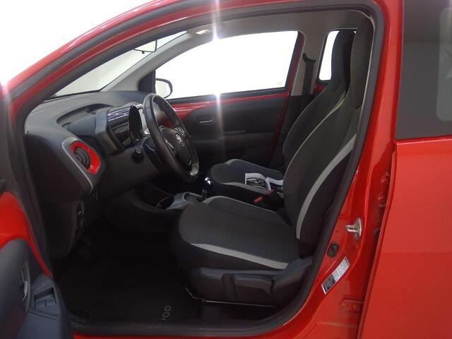 Toyota AYGO 1.0 VVT-i x-Play Automaat Camera Apple Car Play Android Auto 5drs NL-Auto Dealeronderhouden