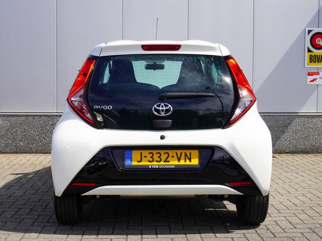 Toyota AYGO 1.0 VVT-i x-play Automaat | CarPlay | Camera | NAP | Airco