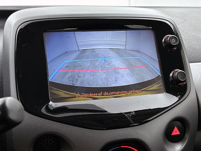 Toyota AYGO 1.0 VVT-i x-play | Dealer Onderhouden | Airco | Achteruitrijcamera | Bluetooth | elektrisch verstelbare Spiegels |