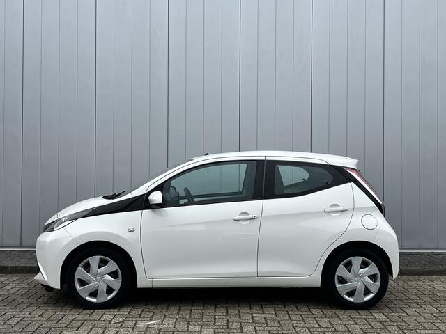 Toyota AYGO 1.0 VVT-i X-Play Airco Camera NL Auto Dealer onderhouden