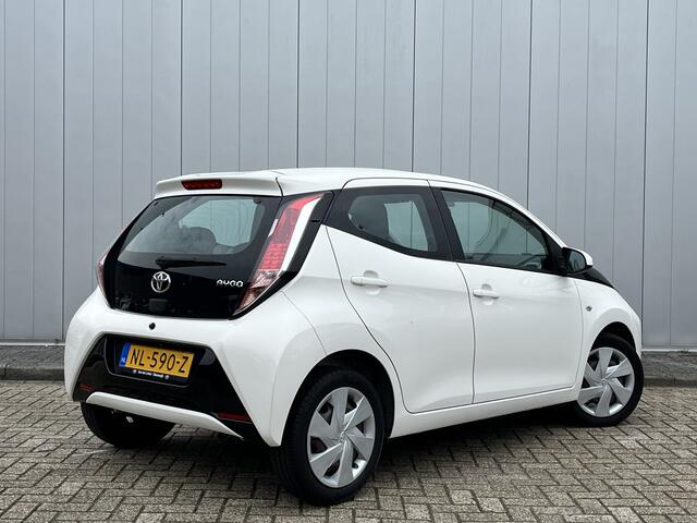 Toyota AYGO 1.0 VVT-i X-Play Airco Camera NL Auto Dealer onderhouden