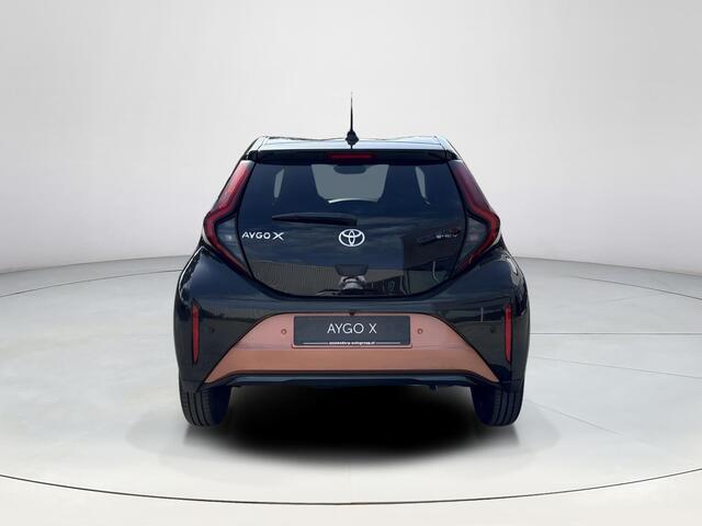 Toyota AYGO X Hybrid 115 envy **CINNAMON METALLIC/ HYBRIDE**
