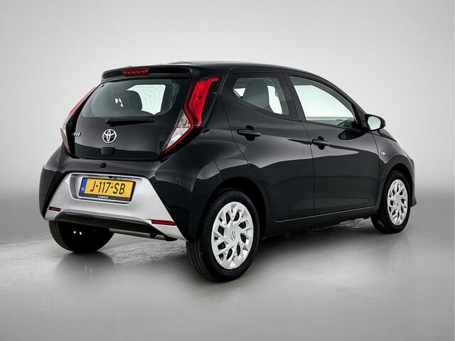 Toyota AYGO 1.0 VVT-i x-play | Dealer onderhouden | Apple CarPlay/Android Auto | Airco | Achteruitrijcamera | Elektrisch verstelbare buitenspiegels |