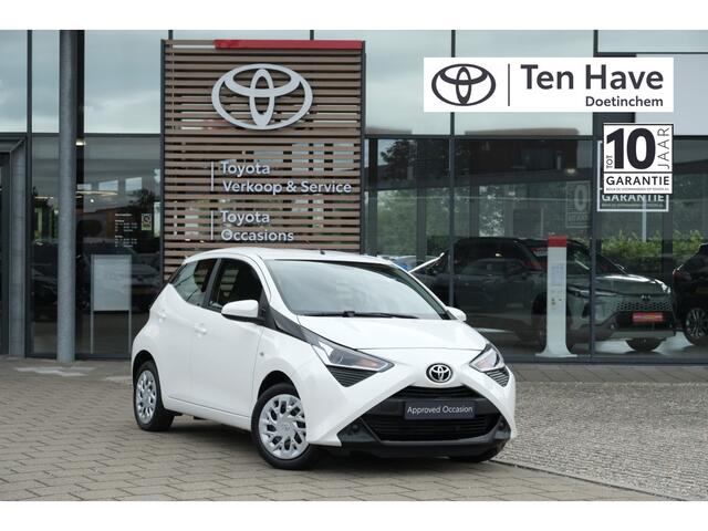 Toyota AYGO 1.0 VVT-i x-play MT | Achteruitrijcamera | Toerenteller | Smartp
