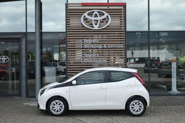 Toyota AYGO 1.0 VVT-i x-play MT | Achteruitrijcamera | Toerenteller | Smartp