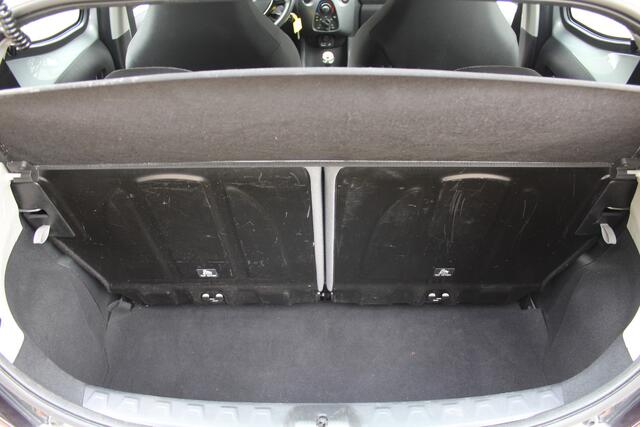 Toyota AYGO 1.0 VVT-i x-play | Rijklaar | Apple/Android | ''Trekhaak'' | PDC | DAB+ | Bluetooth | Camera | Airco | 5-Drs
