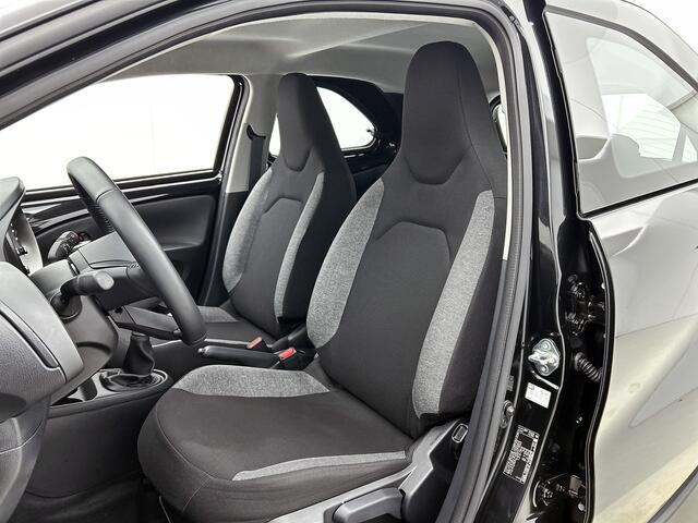 Toyota AYGO X 1.0 VVT-i MT Play | Apple CarPlay | Android Auto |