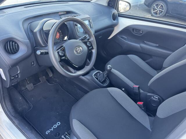 Toyota AYGO 1.0 VVT-i x-fun Airco Radio Bluetooth 1e Eigenaar Dealer onderhouden NL auto