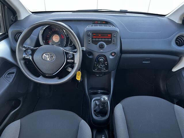 Toyota AYGO 1.0 VVT-i x-fun Airco Radio Bluetooth 1e Eigenaar Dealer onderhouden NL auto