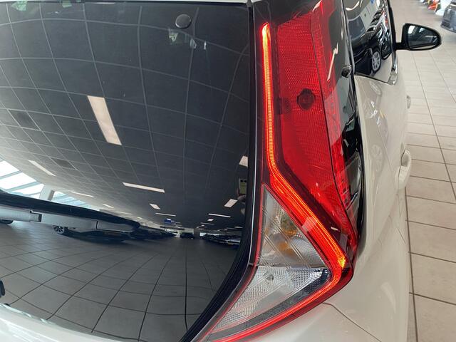 Toyota AYGO 1.0 VVT-i x-joy