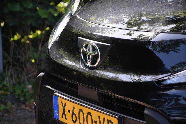 Toyota AYGO X 1.0 VVT-i S-CVT Play | Automaat | 1e eigenaar | Dealer onderhouden |