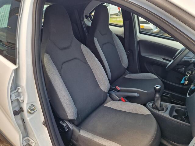 Toyota AYGO X 1.0 VVT-i MT Play