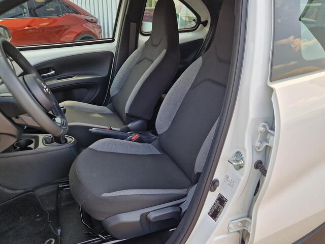 Toyota AYGO X 1.0 VVT-i MT Play