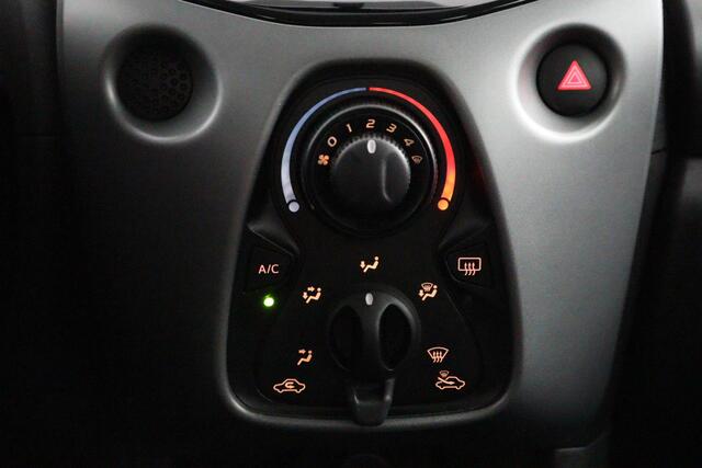 Toyota AYGO 1.0 VVT-i x-play | Automaat | Airco |