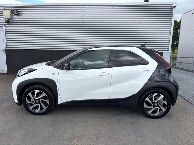 Toyota AYGO X 1.0 VVT-i S-CVT Pulse Automaat, NL-auto, Lichtmetalen velgen, LED, Achteruitrijcamera, Navigatie, Privacy glass