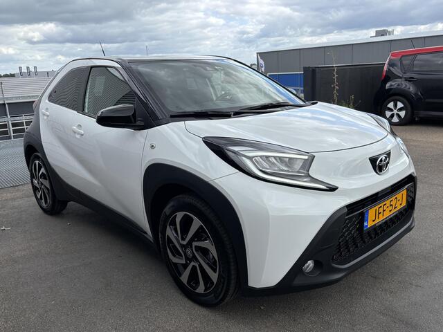 Toyota AYGO X 1.0 VVT-i S-CVT Pulse Automaat, NL-auto, Lichtmetalen velgen, LED, Achteruitrijcamera, Navigatie, Privacy glass
