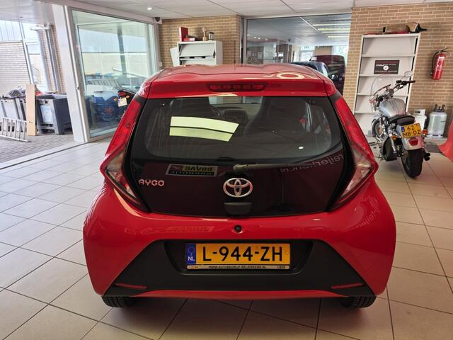 Toyota AYGO 1.0 VVT-i x-fun